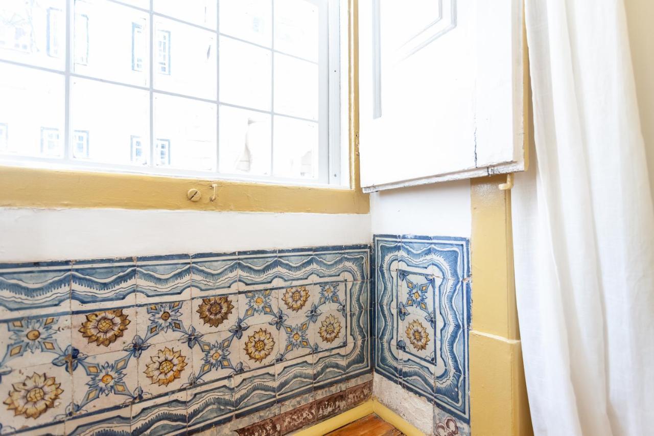 Yellow Tiles In City Center Lisbon Exterior photo